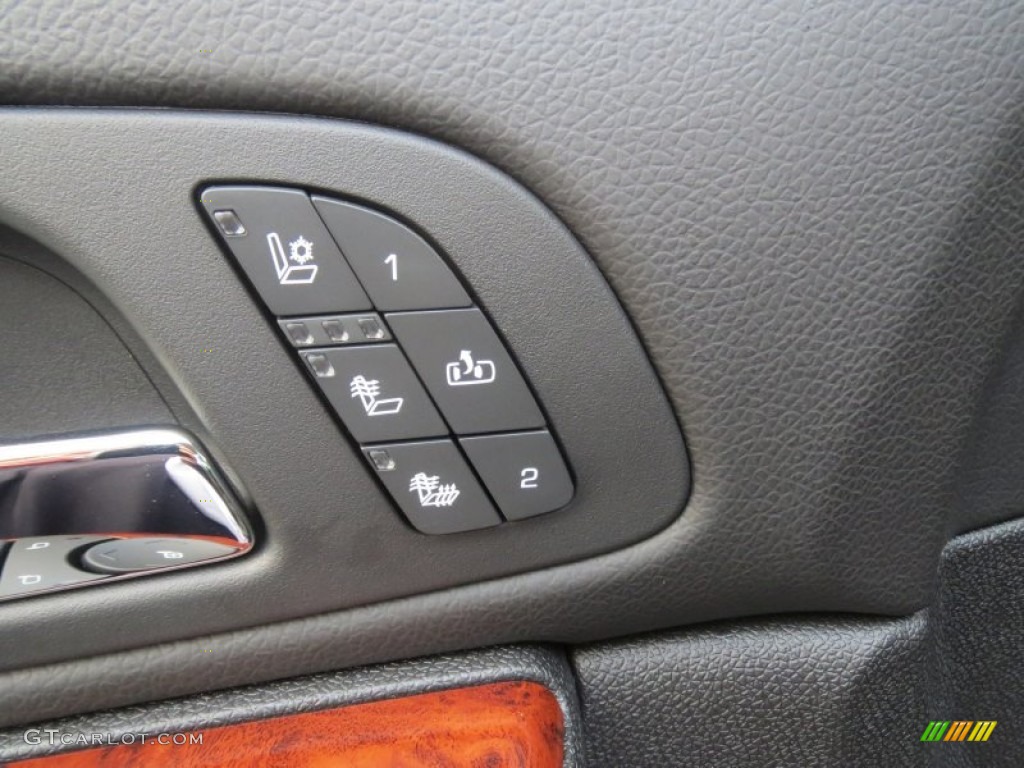 2013 Chevrolet Avalanche LTZ Black Diamond Edition Controls Photo #74583053