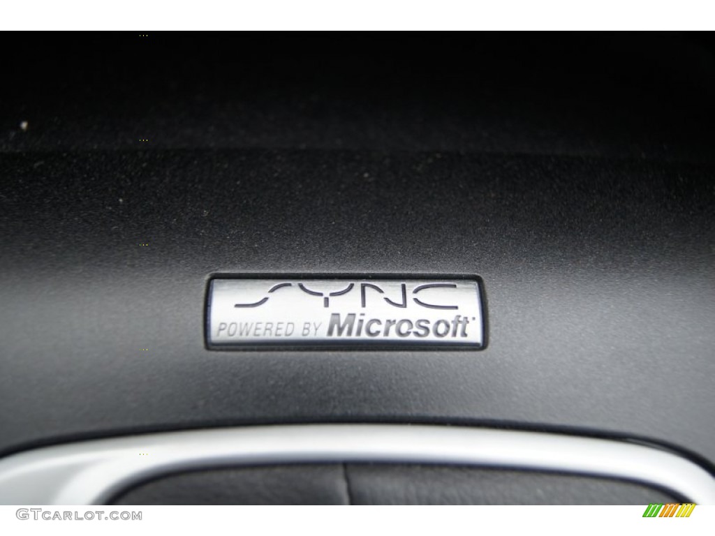 2013 Fusion SE 2.0 EcoBoost - Sterling Gray Metallic / SE Appearance Package Charcoal Black/Red Stitching photo #37