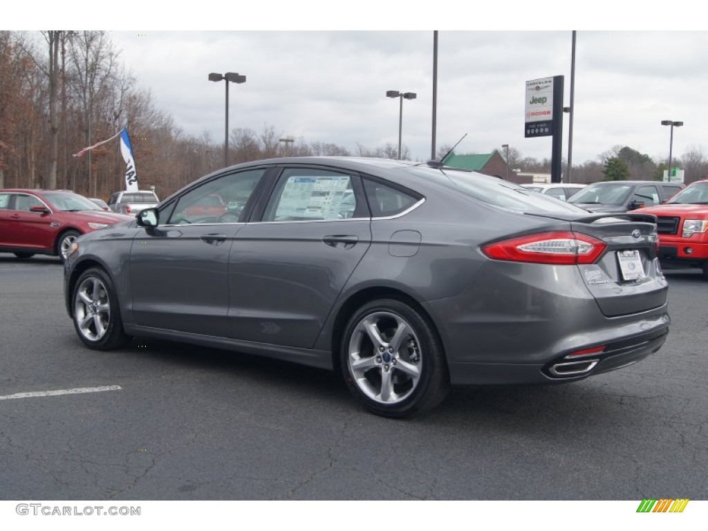 2013 Fusion SE 2.0 EcoBoost - Sterling Gray Metallic / SE Appearance Package Charcoal Black/Red Stitching photo #44