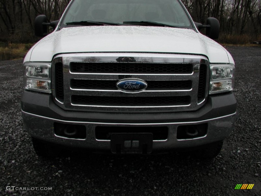 2005 F350 Super Duty XLT SuperCab 4x4 Commercial - Oxford White / Medium Flint photo #16