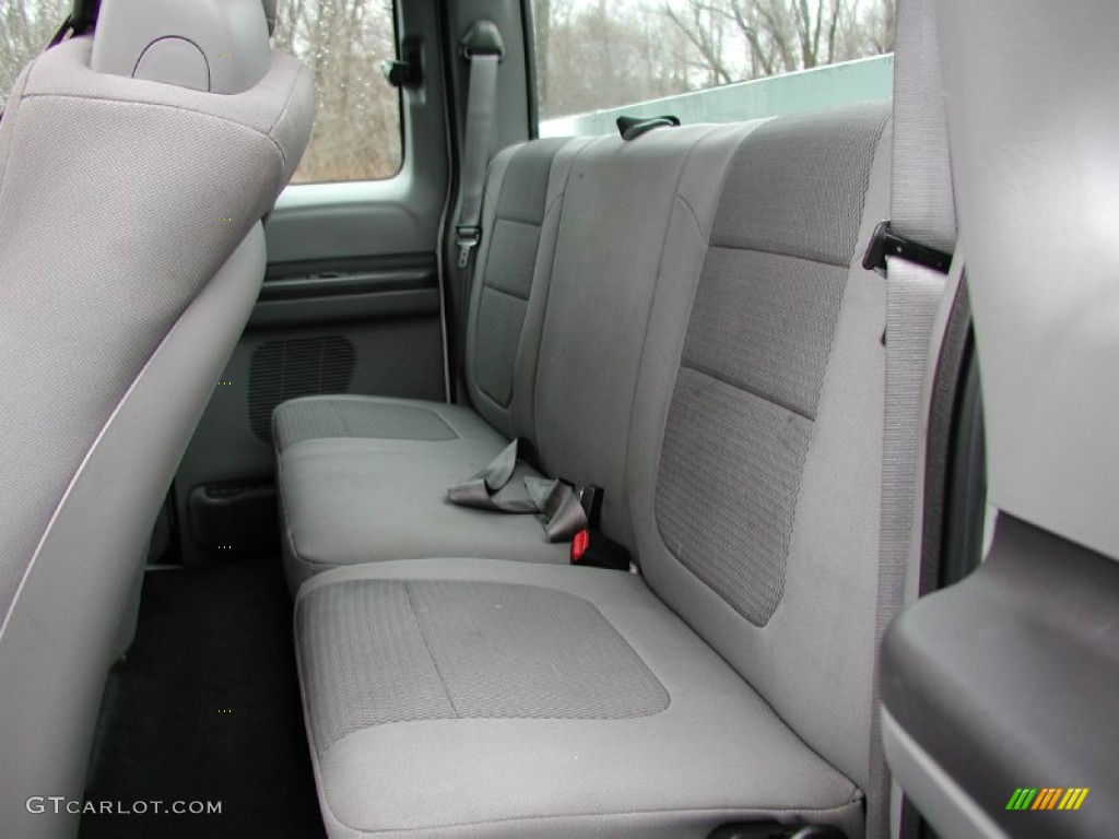 2005 Ford F350 Super Duty XLT SuperCab 4x4 Commercial Rear Seat Photo #74586630