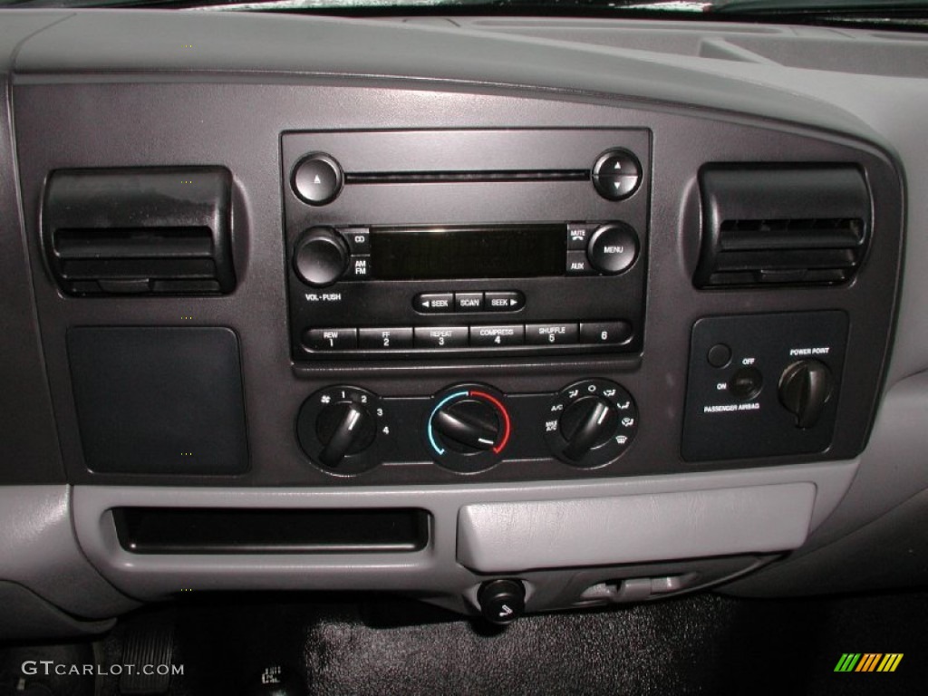 2005 Ford F350 Super Duty XLT SuperCab 4x4 Commercial Controls Photo #74587023