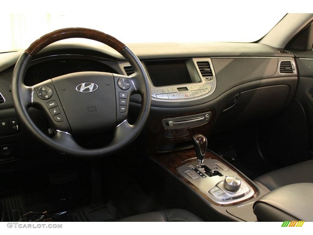 2010 Hyundai Genesis 4.6 Sedan Dashboard Photos
