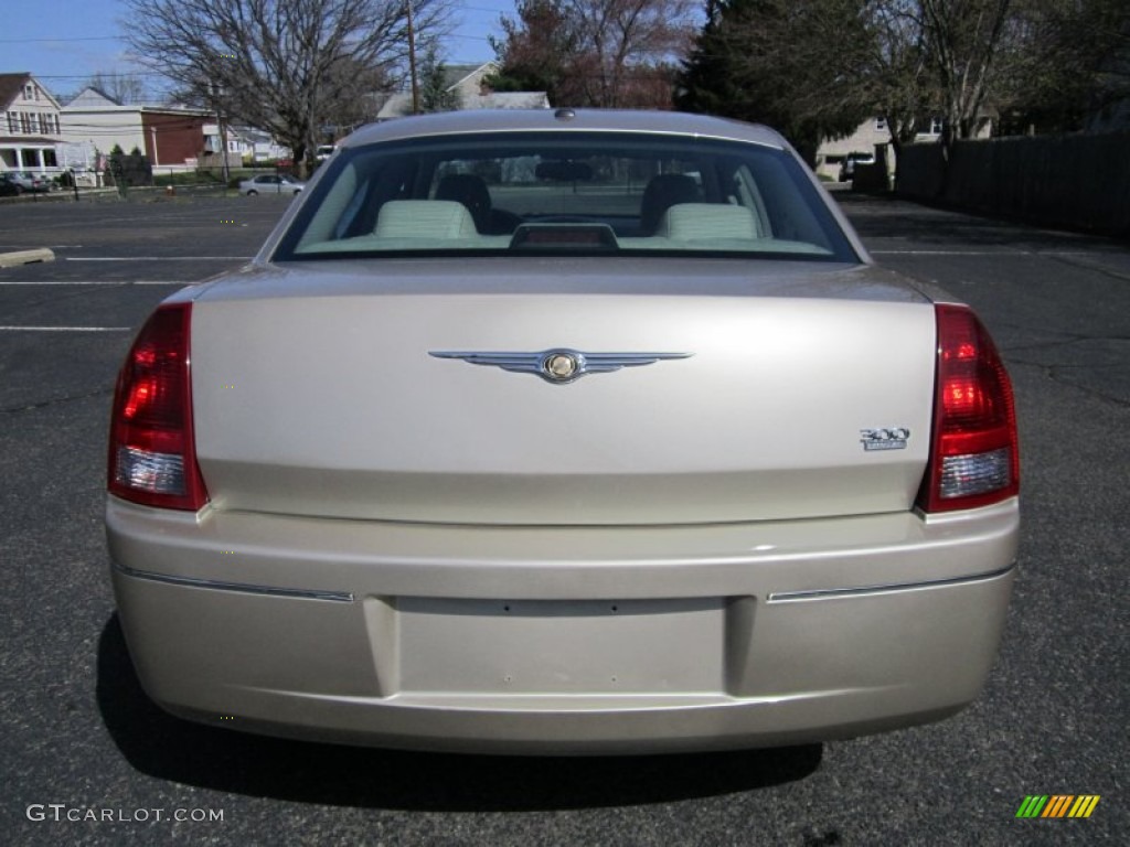 2006 300 Limited - Linen Gold Metallic / Dark Slate Gray/Light Graystone photo #6