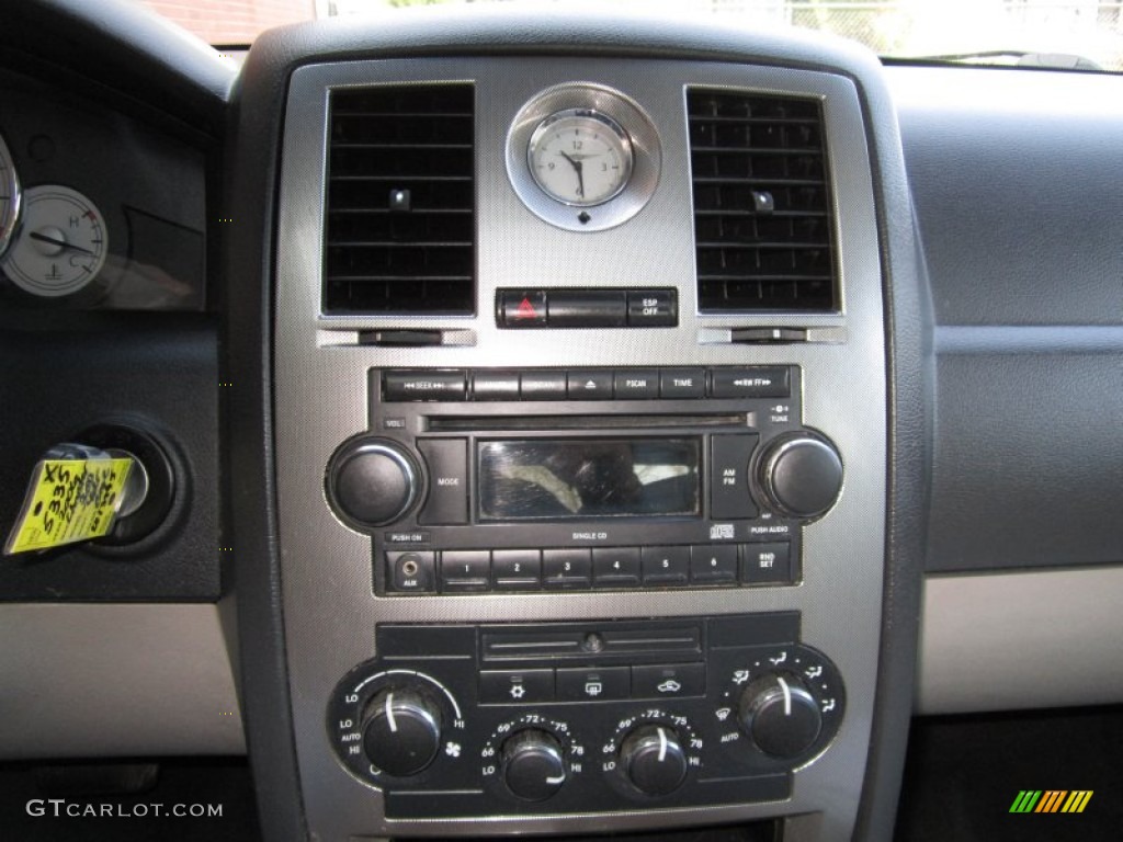2006 Chrysler 300 Limited Controls Photo #74592266