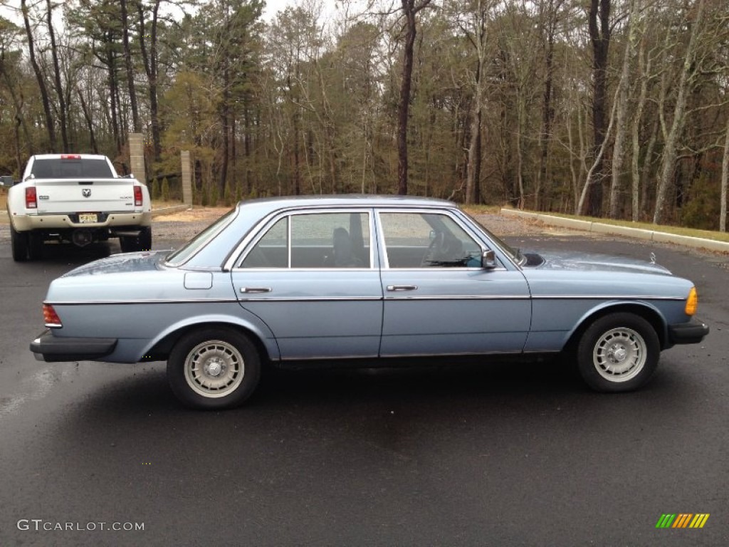 Diamond Blue Metallic 1985 Mercedes-Benz E Class 300 D Sedan Exterior Photo #74593676
