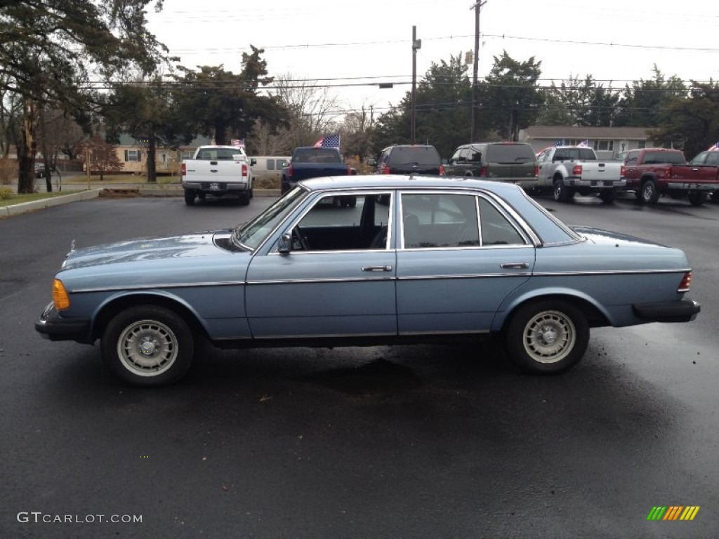 Diamond Blue Metallic 1985 Mercedes-Benz E Class 300 D Sedan Exterior Photo #74593802