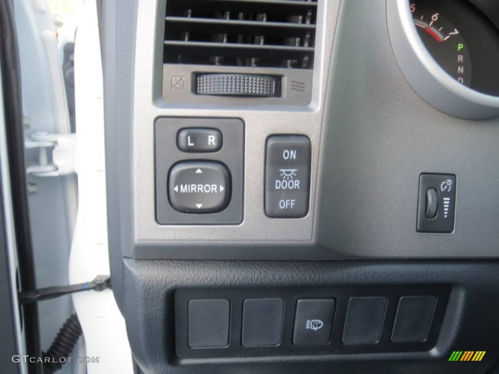 2013 Toyota Sequoia SR5 Controls Photo #74594003