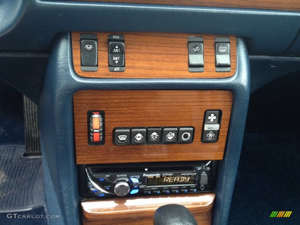 1985 Mercedes-Benz E Class 300 D Sedan Controls Photos