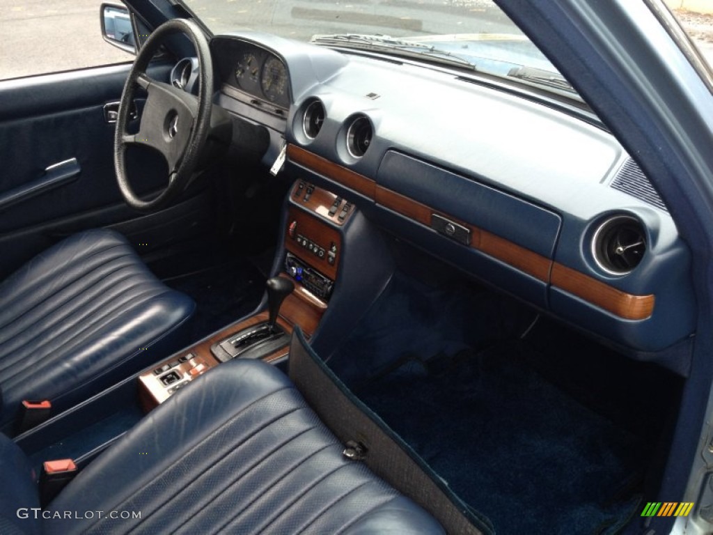 1985 Mercedes-Benz E Class 300 D Sedan Dashboard Photos