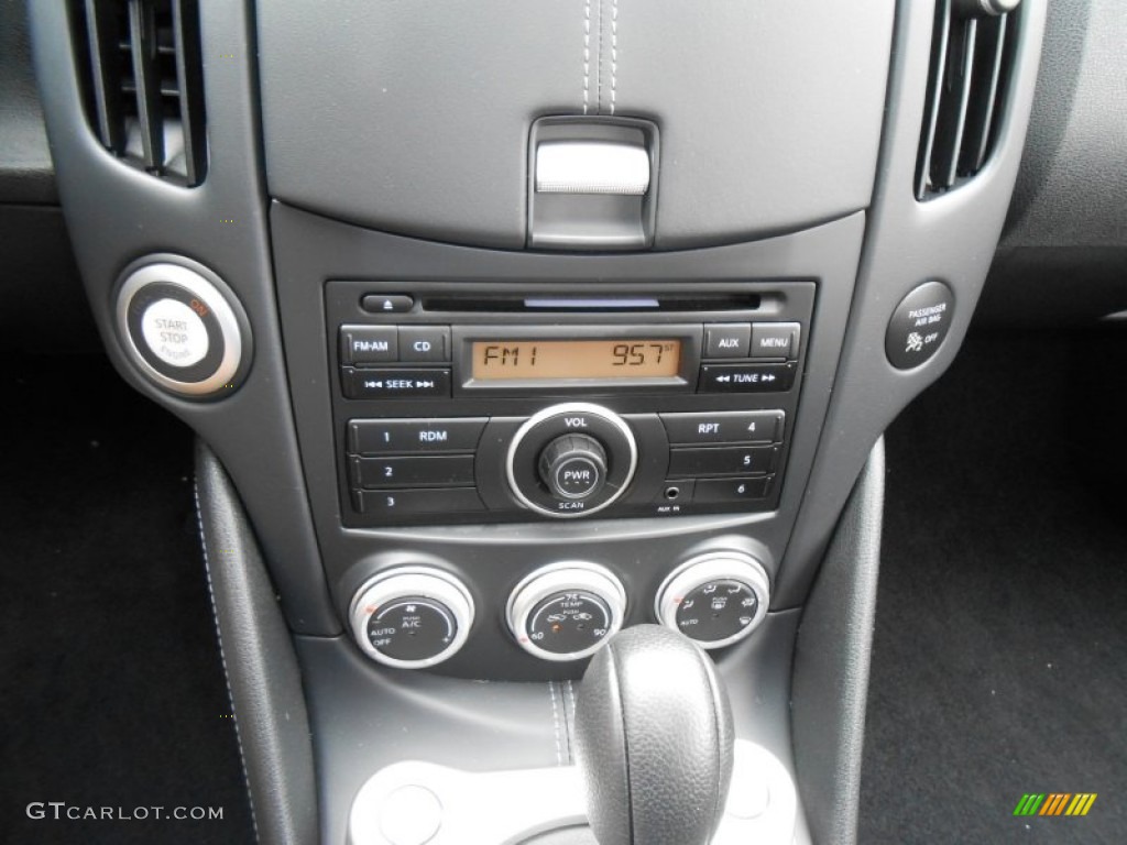 2011 Nissan 370Z Sport Coupe Audio System Photos