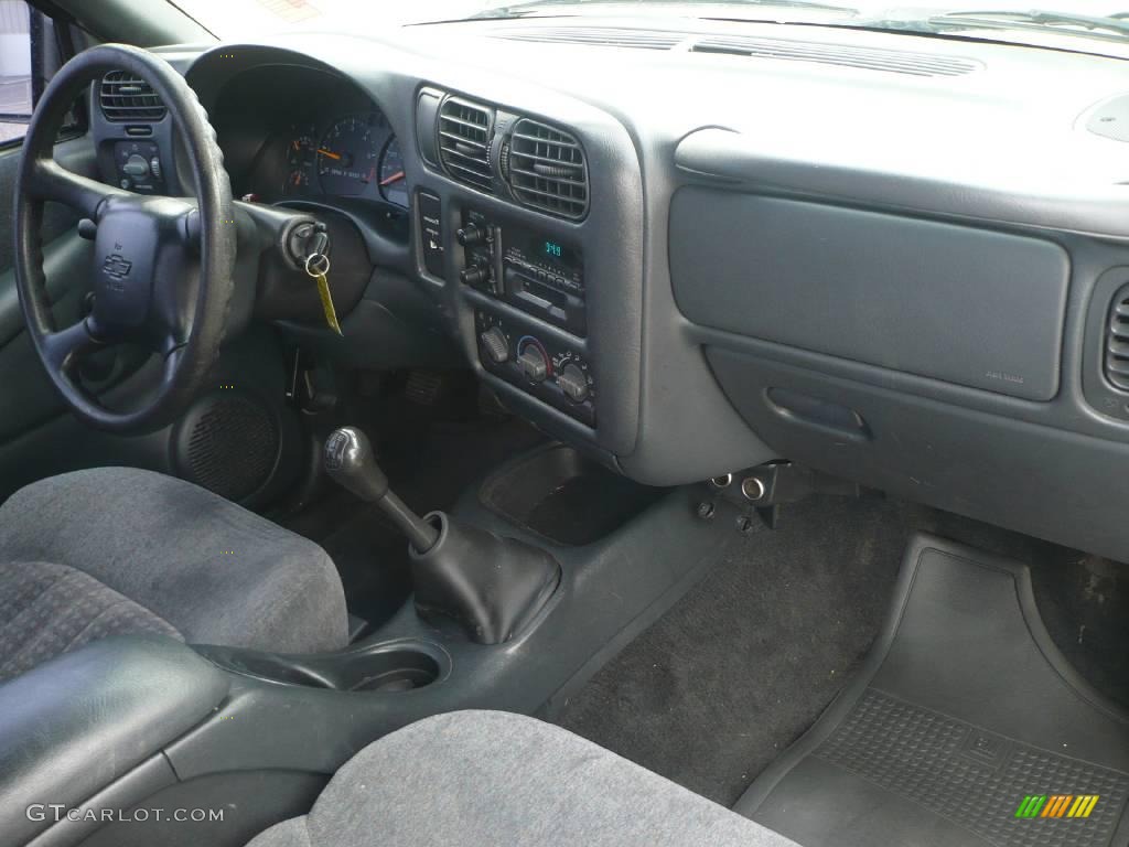 1999 S10 LS Extended Cab - Light Pewter Metallic / Graphite photo #10