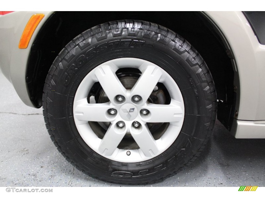 2005 Mitsubishi Montero Limited 4x4 Wheel Photo #74595548
