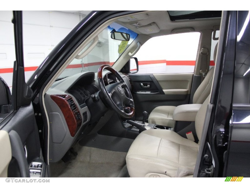 Tan Interior 2005 Mitsubishi Montero Limited 4x4 Photo #74595694