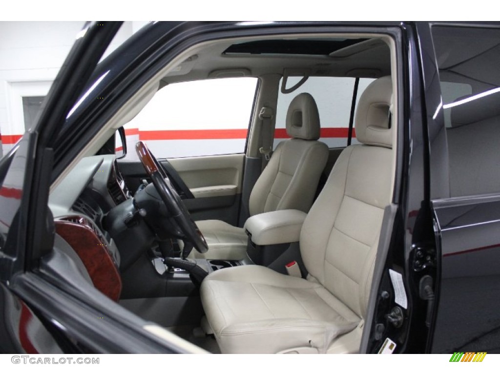 Tan Interior 2005 Mitsubishi Montero Limited 4x4 Photo #74595713