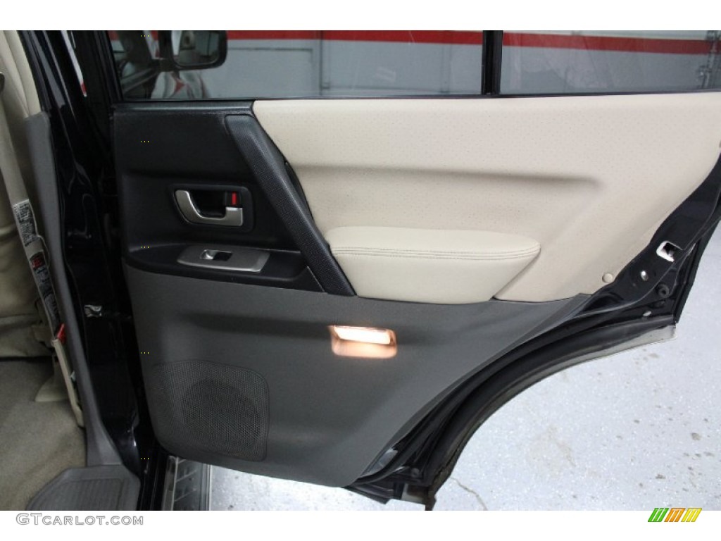 2005 Mitsubishi Montero Limited 4x4 Door Panel Photos