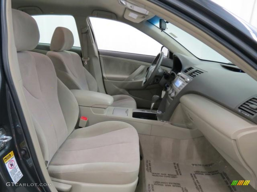 2010 Camry LE - Magnetic Gray Metallic / Bisque photo #22