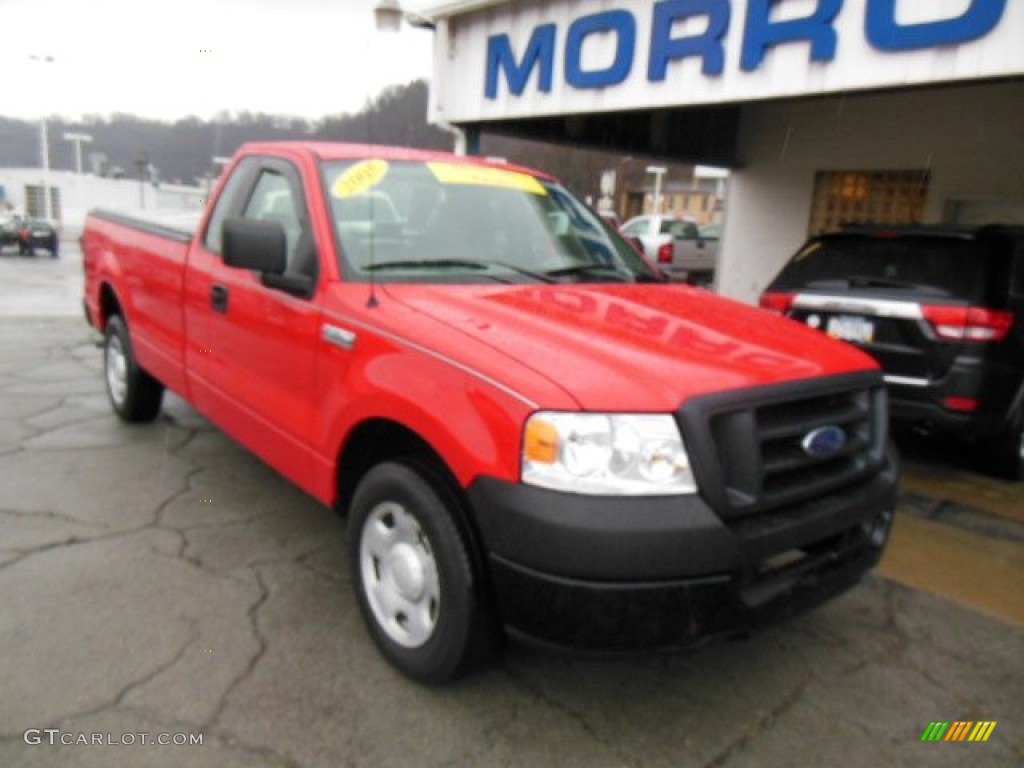 2005 F150 XL Regular Cab - Bright Red / Medium Flint Grey photo #2