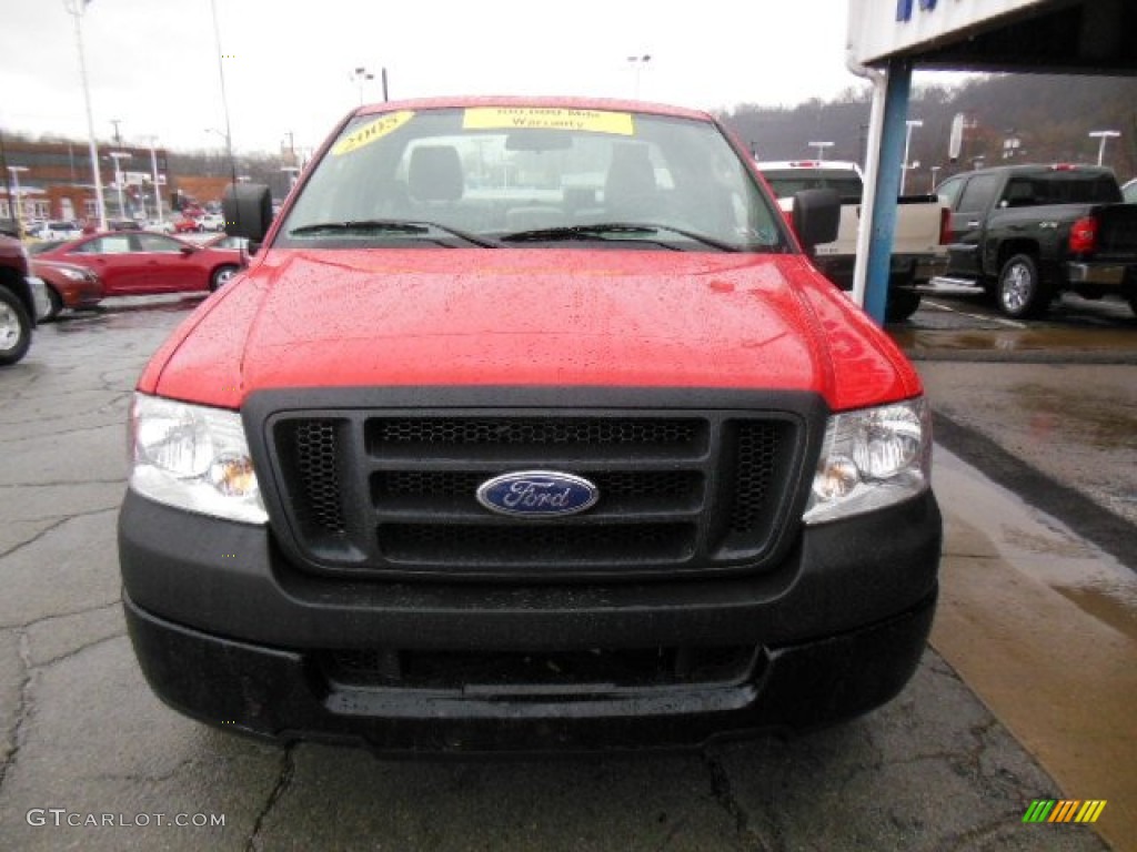 2005 F150 XL Regular Cab - Bright Red / Medium Flint Grey photo #3