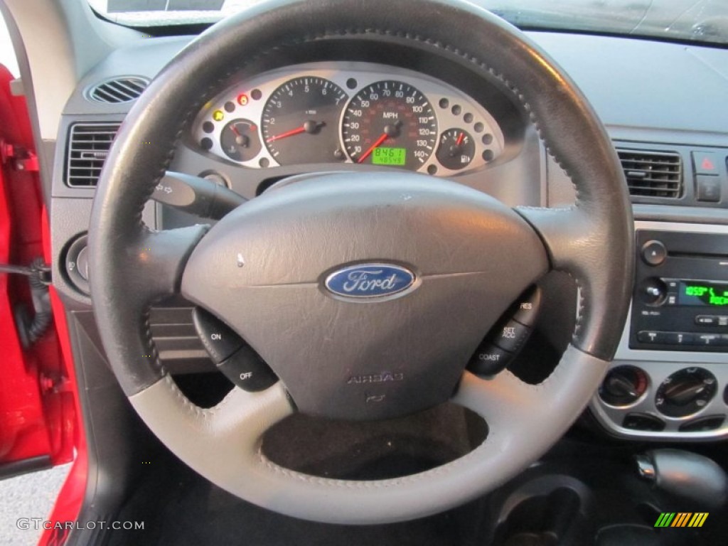 2007 Ford Focus ZX4 SES Sedan Charcoal/Light Flint Steering Wheel Photo #74598970