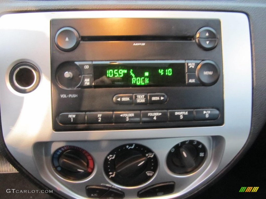 2007 Ford Focus ZX4 SES Sedan Audio System Photo #74598986