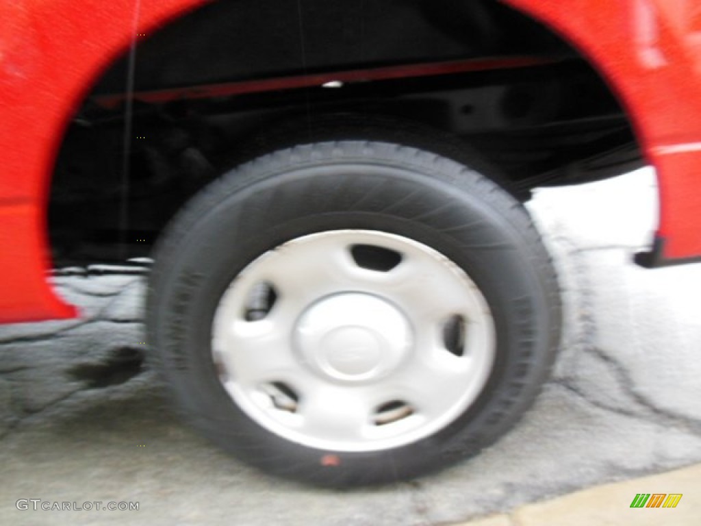 2005 F150 XL Regular Cab - Bright Red / Medium Flint Grey photo #9