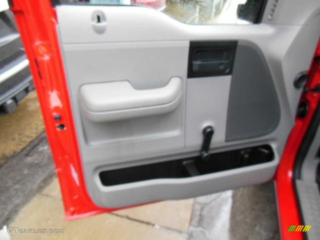 2005 F150 XL Regular Cab - Bright Red / Medium Flint Grey photo #12