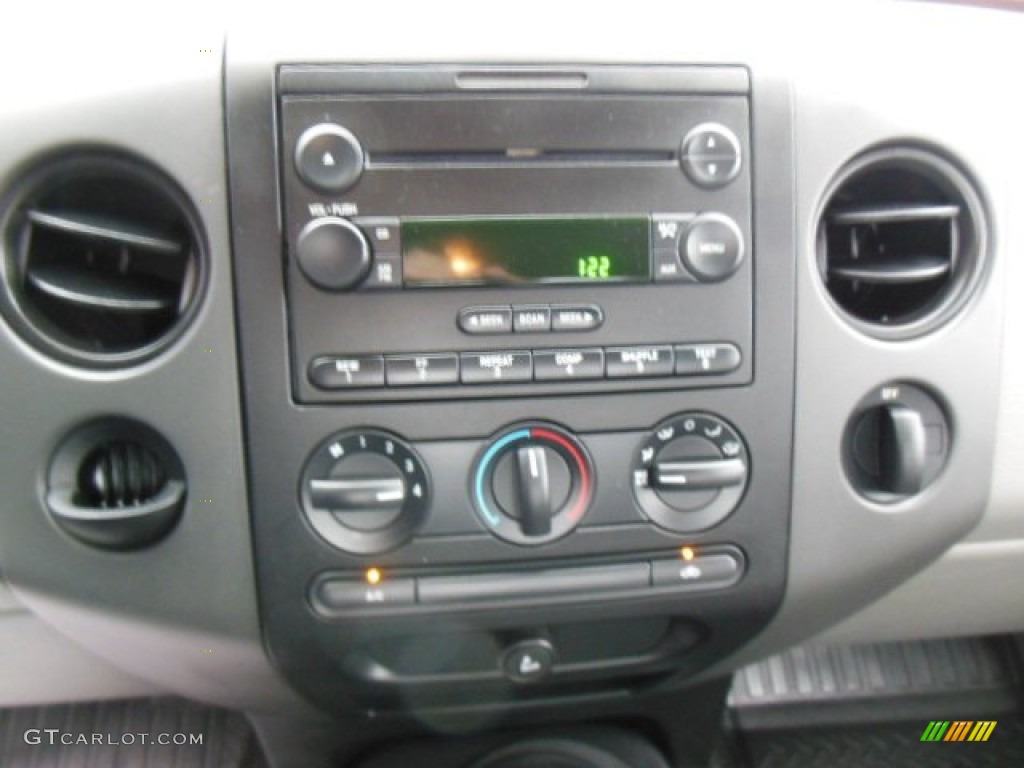 2005 Ford F150 XL Regular Cab Controls Photos