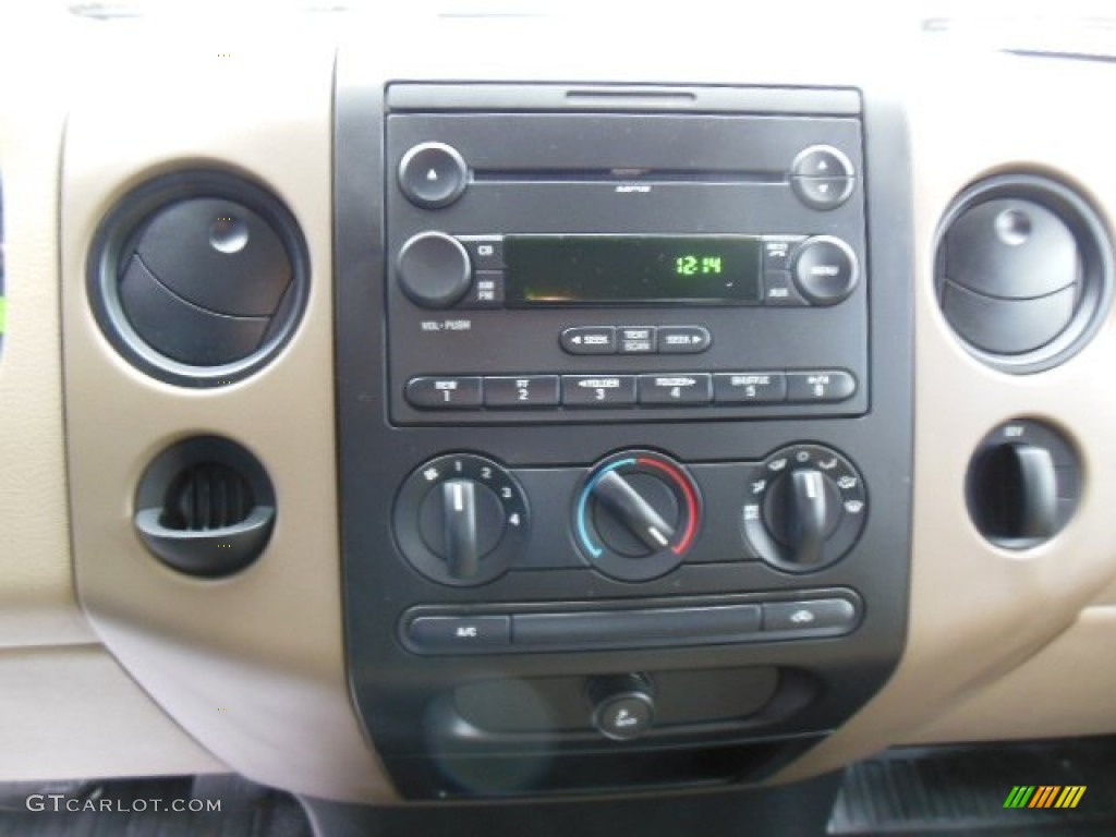 2007 Ford F150 XL Regular Cab 4x4 Controls Photo #74599952