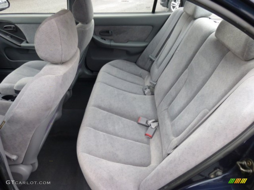 2005 Hyundai Elantra GLS Sedan Rear Seat Photo #74602833
