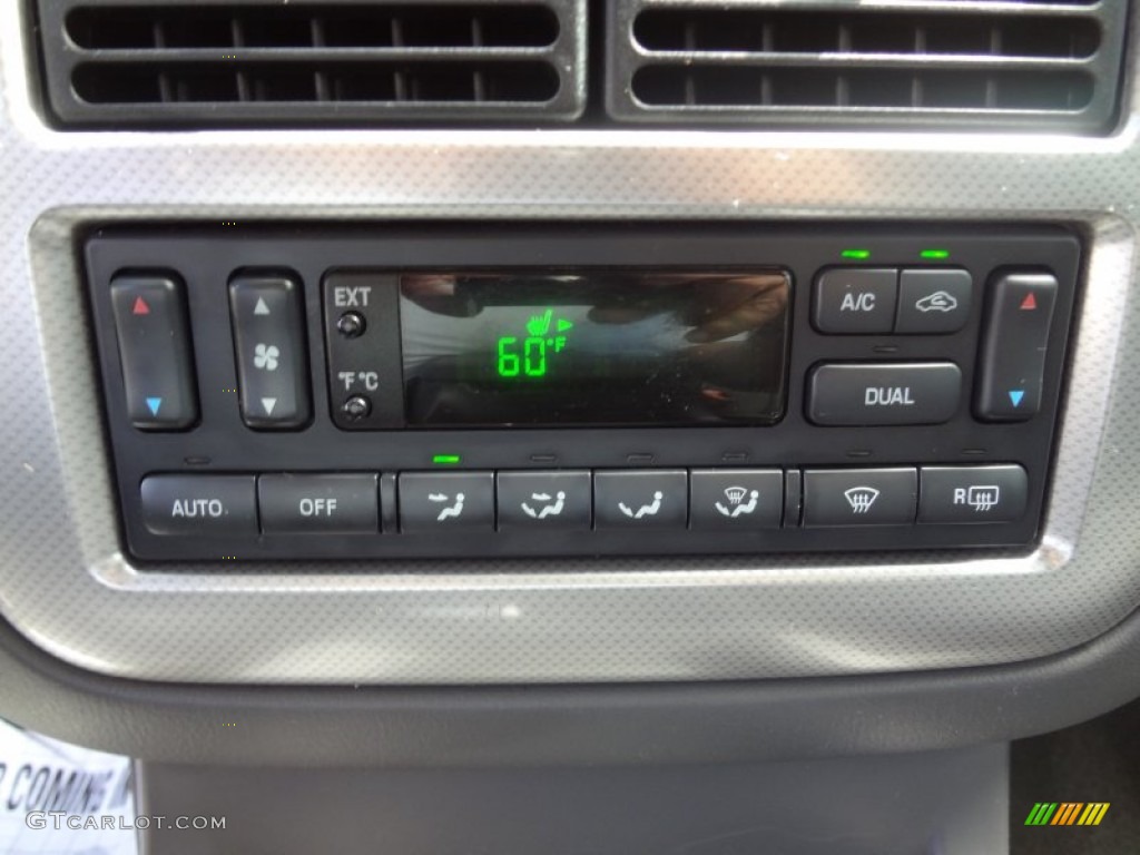 2003 Mercury Mountaineer Premier Controls Photos