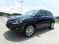 Deep Black Metallic - Tiguan SE Photo No. 1
