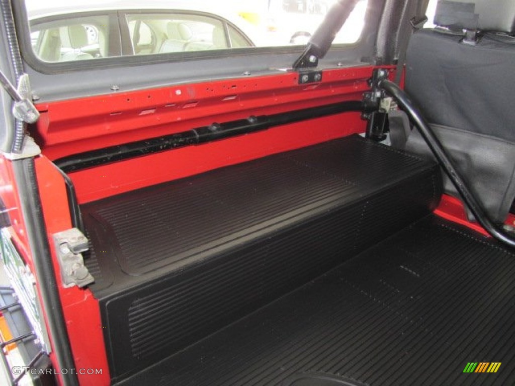 1994 Land Rover Defender 90 Soft Top Trunk Photo #74612901