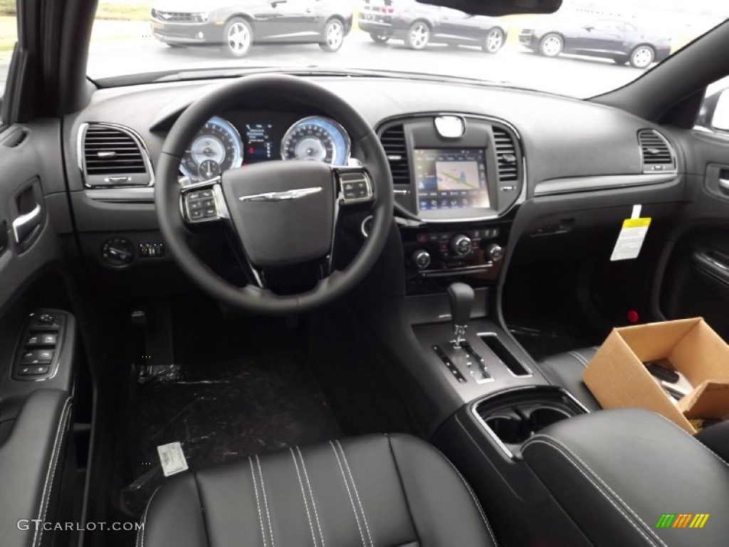 Black Interior 2013 Chrysler 300 S V8 Photo #74615063