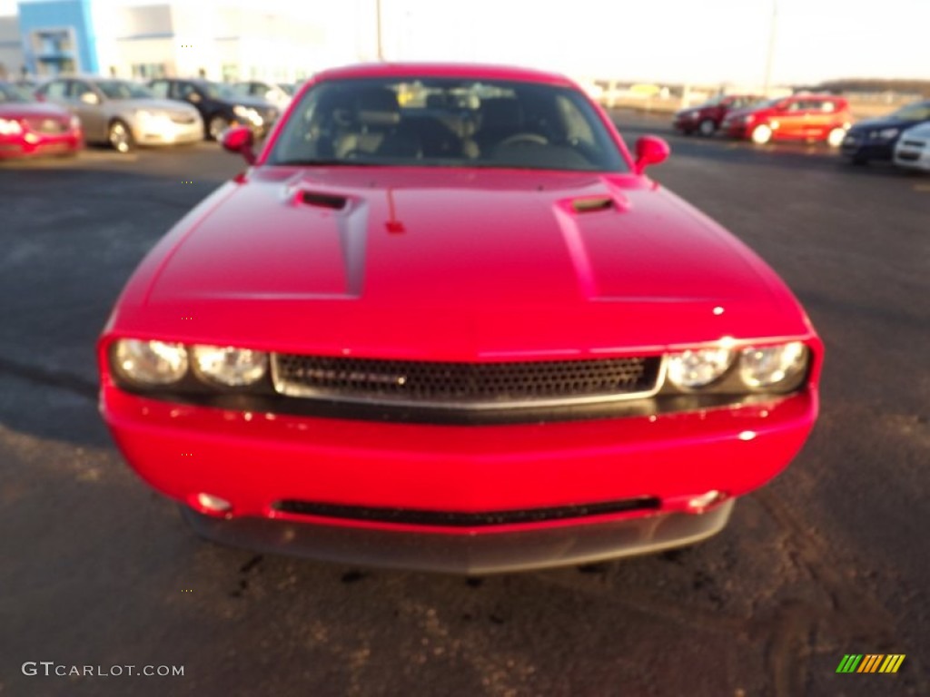 2013 Challenger SXT Plus - Redline 3-Coat Pearl / Dark Slate Gray photo #2