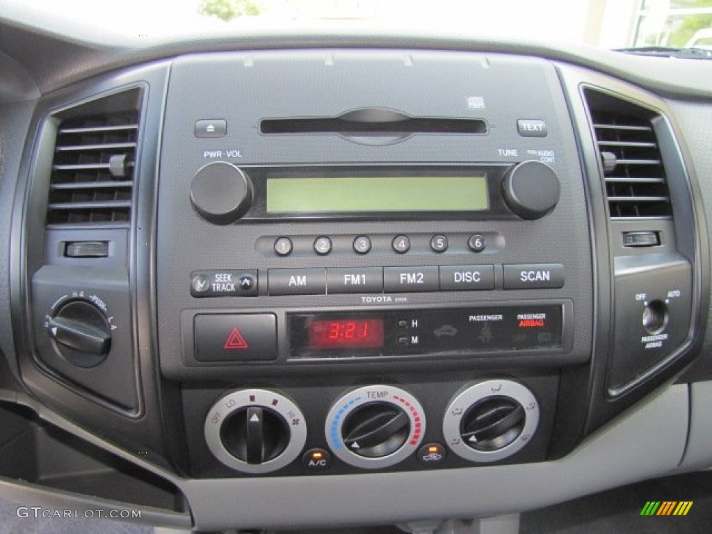 2007 Toyota Tacoma V6 Access Cab 4x4 Controls Photo #74616565