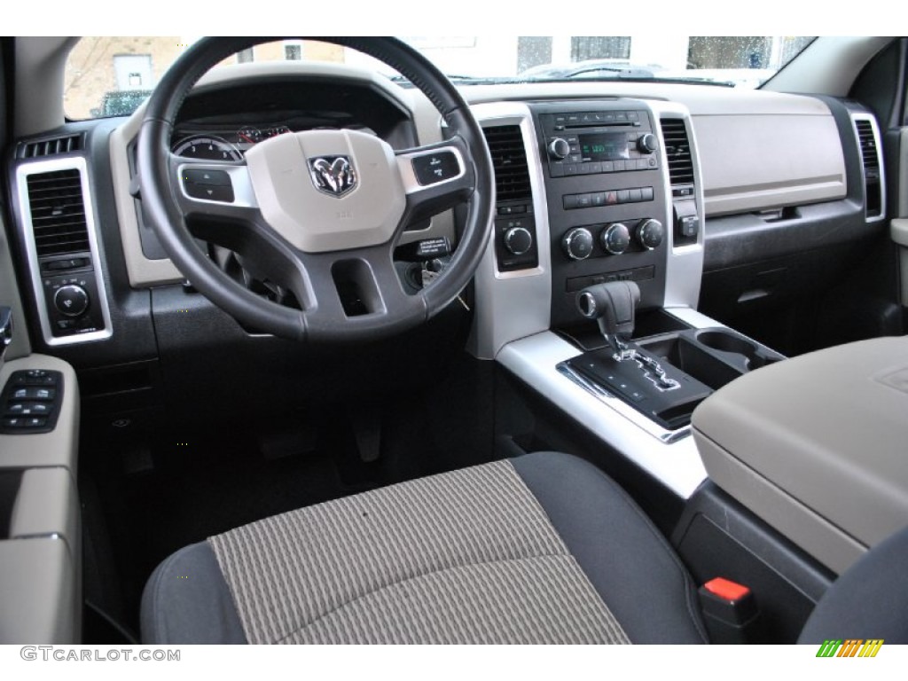 2011 Ram 1500 SLT Outdoorsman Crew Cab 4x4 - Bright White / Dark Slate Gray/Medium Graystone photo #16