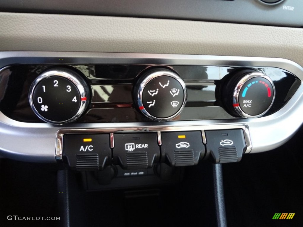 2013 Kia Rio EX 5-Door Controls Photo #74626740