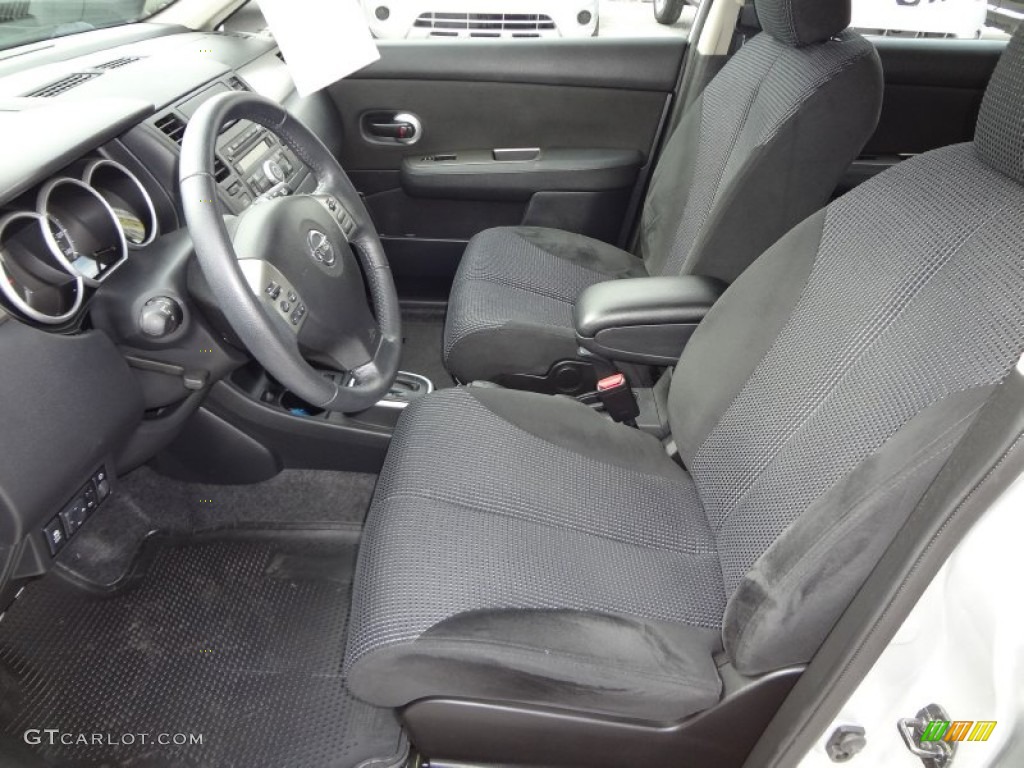 2012 Nissan Versa 1.8 SL Hatchback Front Seat Photo #74626867