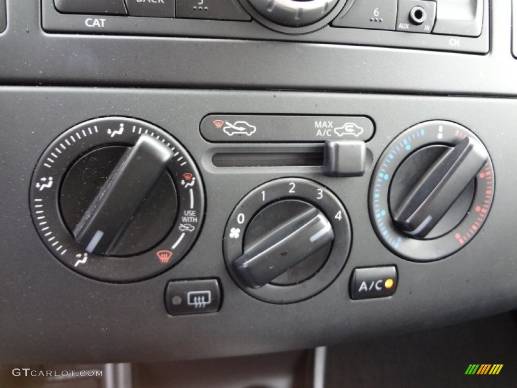 2012 Nissan Versa 1.8 SL Hatchback Controls Photo #74627325