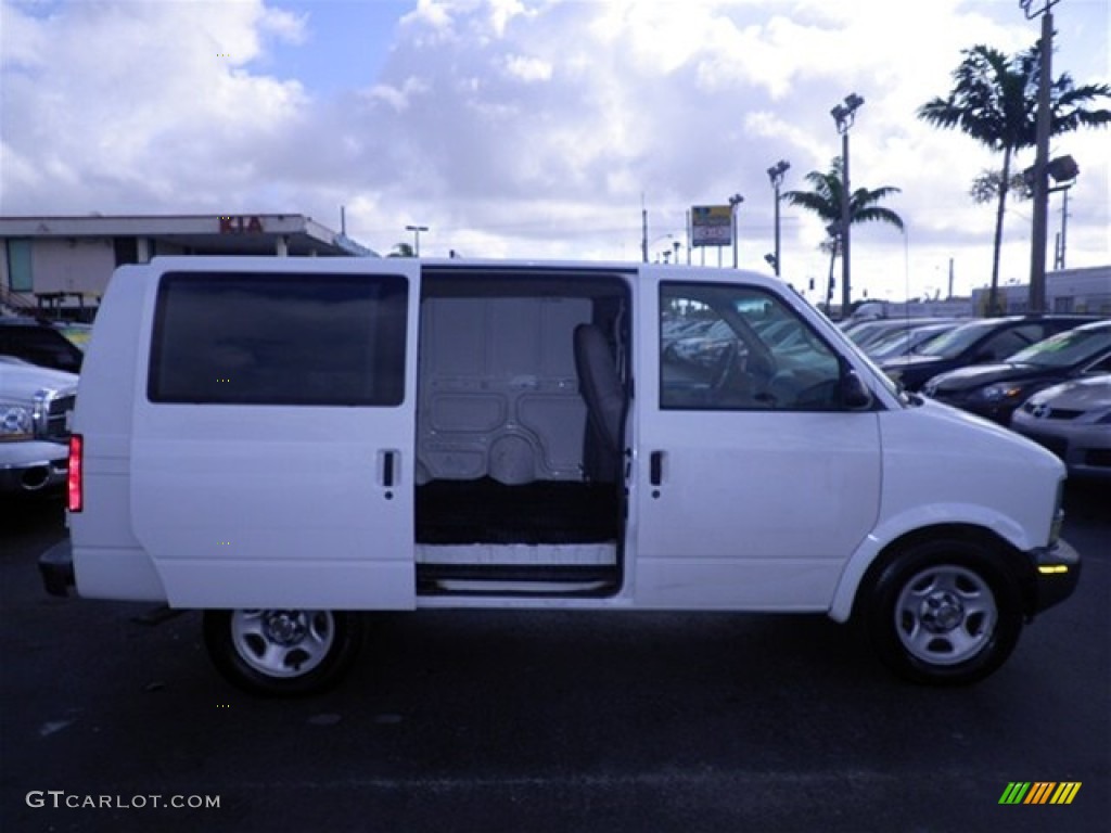 2004 Astro AWD Cargo Van - Summit White / Medium Gray photo #8