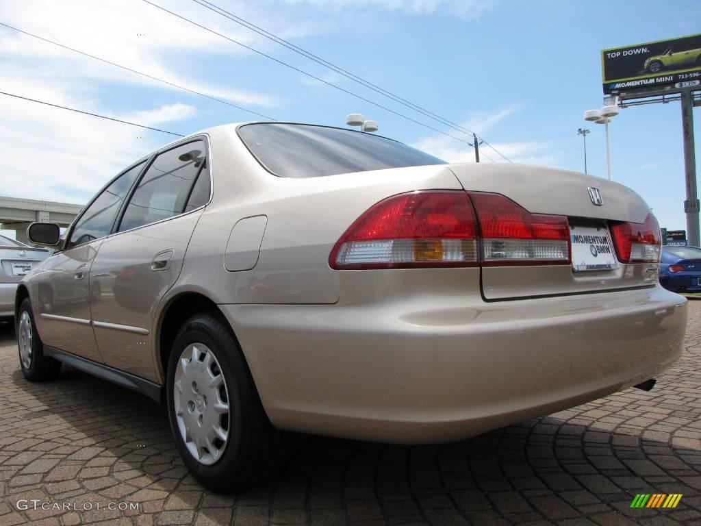 2002 Accord LX Sedan - Naples Gold Metallic / Ivory photo #3