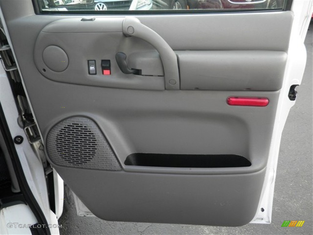 2004 Astro AWD Cargo Van - Summit White / Medium Gray photo #14