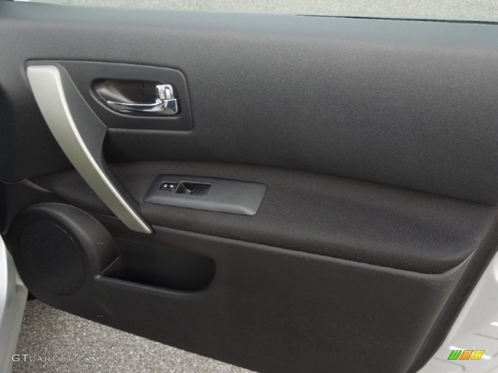 2011 Rogue S - Silver Ice Metallic / Black photo #19