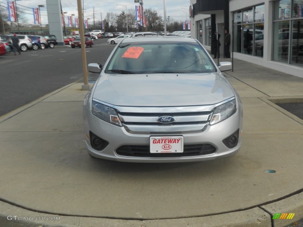 2010 Fusion SE V6 - Brilliant Silver Metallic / Charcoal Black photo #2