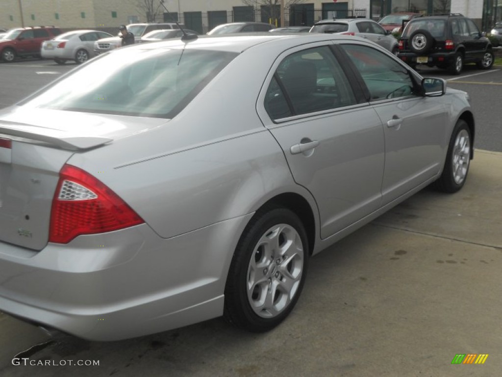2010 Fusion SE V6 - Brilliant Silver Metallic / Charcoal Black photo #5