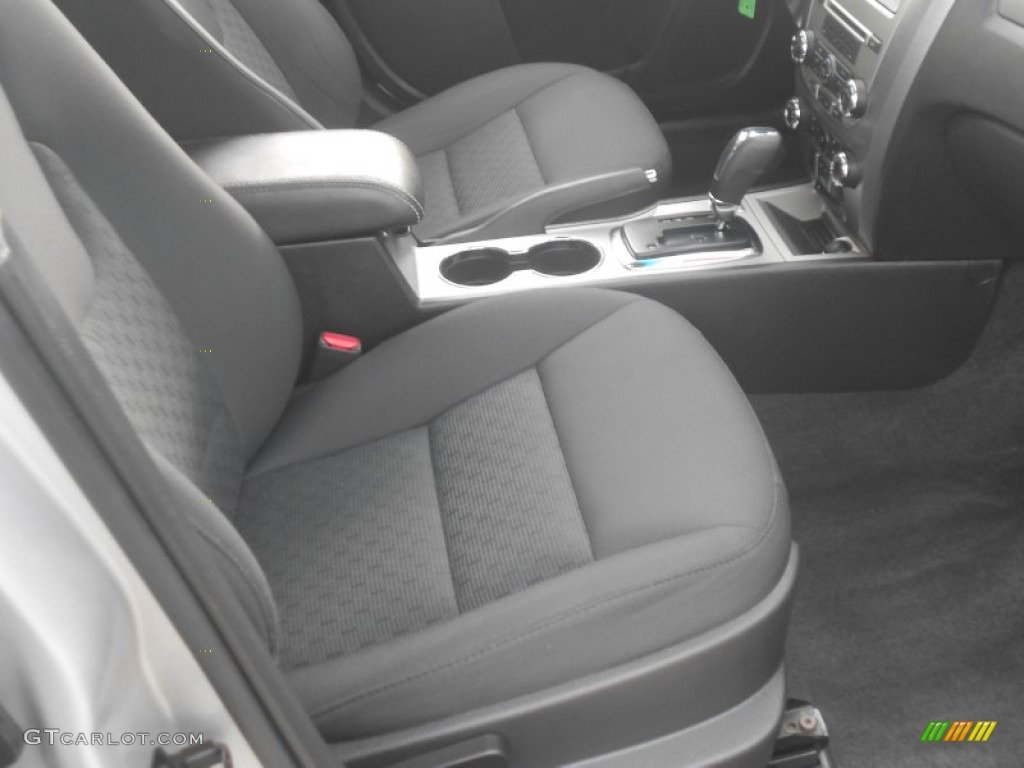2010 Fusion SE V6 - Brilliant Silver Metallic / Charcoal Black photo #16