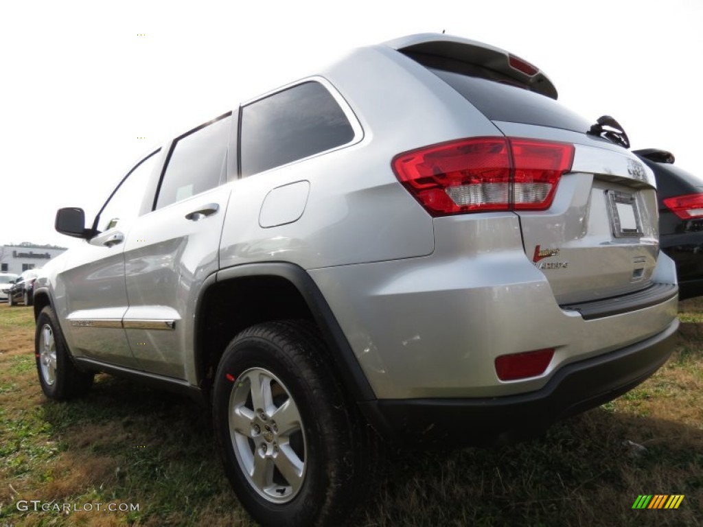 2013 Grand Cherokee Laredo - Bright Silver Metallic / Dark Graystone/Medium Graystone photo #2