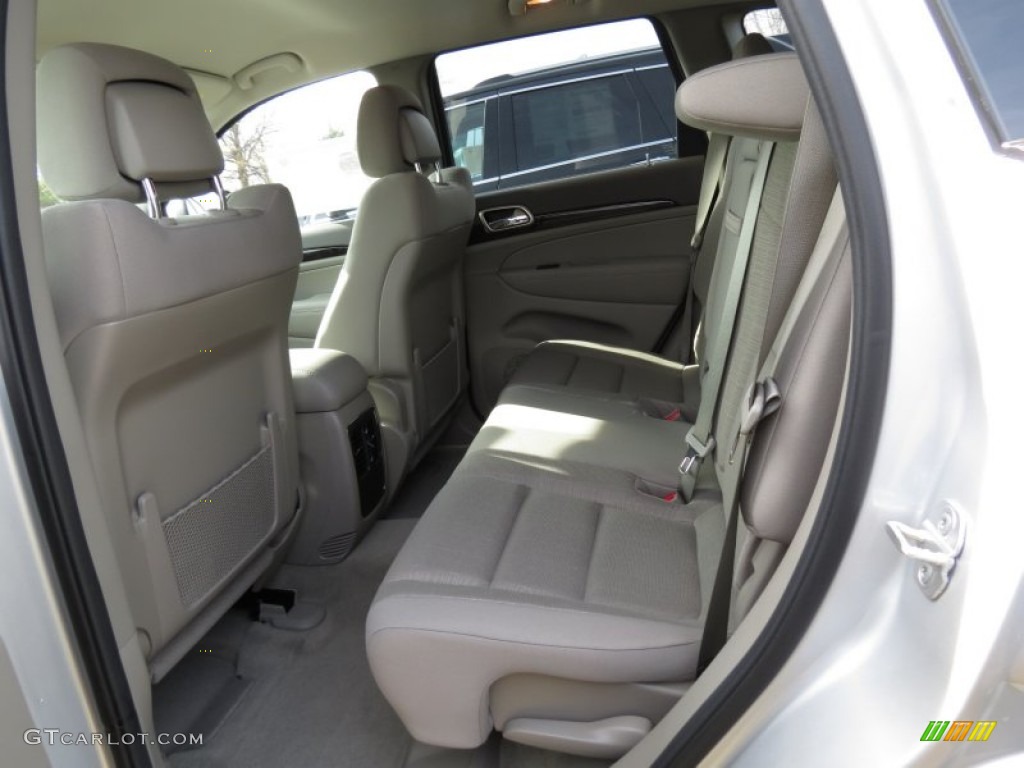 2013 Grand Cherokee Laredo - Bright Silver Metallic / Dark Graystone/Medium Graystone photo #7
