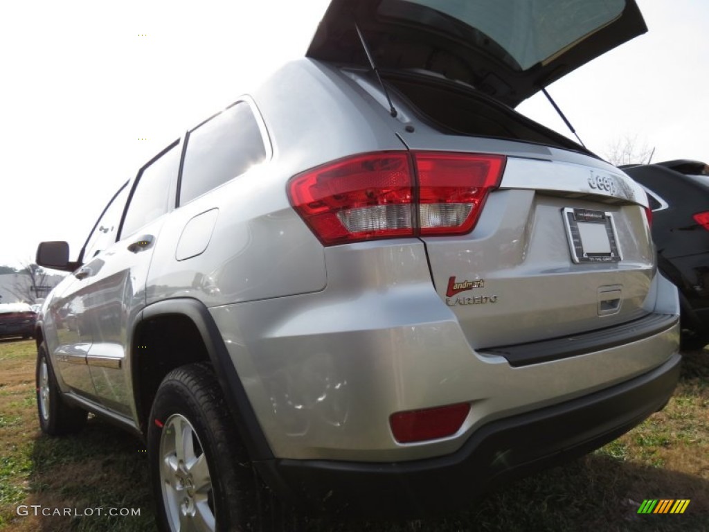 2013 Grand Cherokee Laredo - Bright Silver Metallic / Dark Graystone/Medium Graystone photo #8